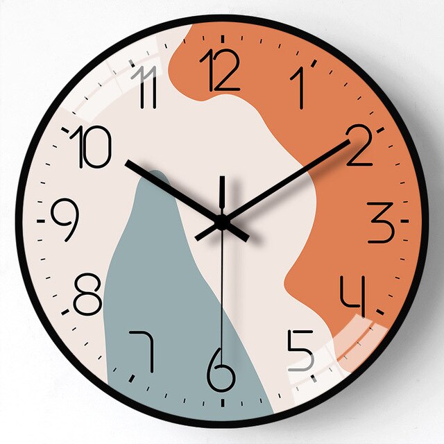 Moderne eigentijdse wandklok met stil uurwerk