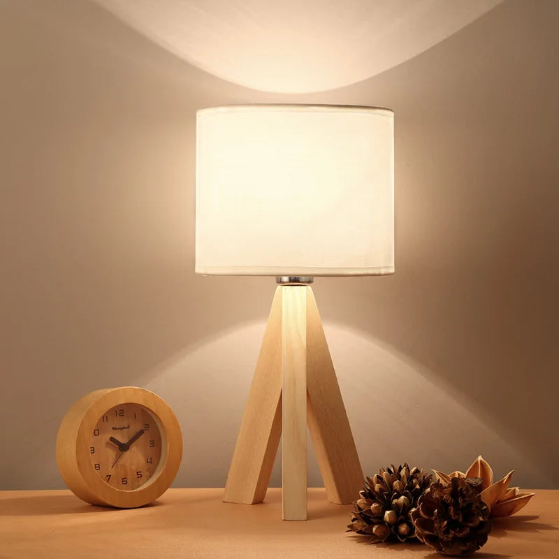Scandinavische Tafellamp met houten voet